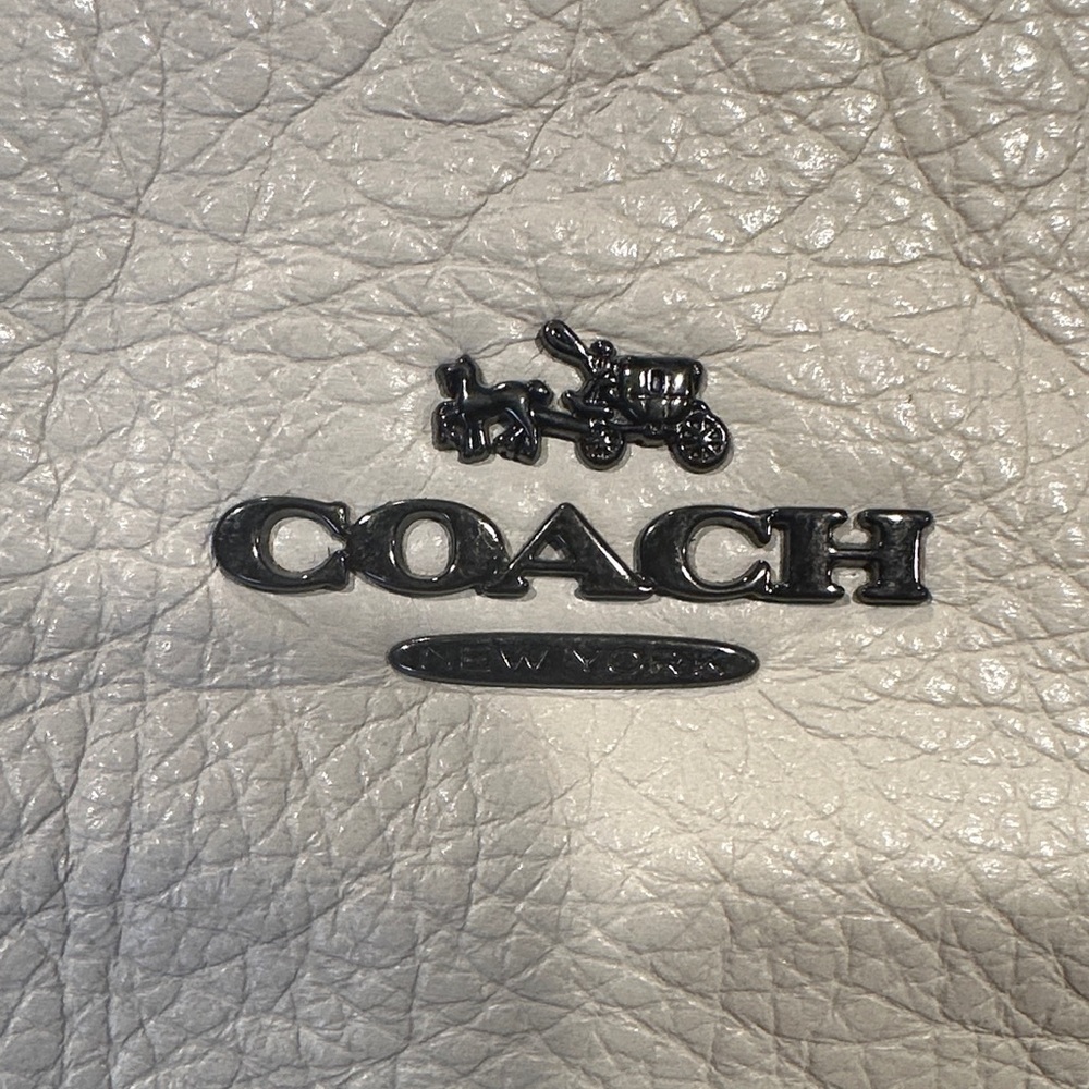 Authentic Coach Off-White Leather Tote Bag-WOW, buttery soft genuine leather. - Picture 6 of 13
